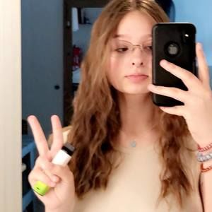 Meet your Posher, Danielle